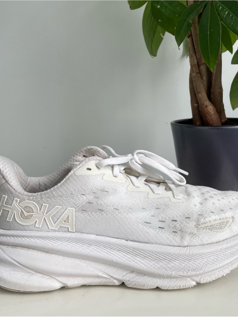 Women Size 8 Hoka One One Clifton 9
White Running Shoes
